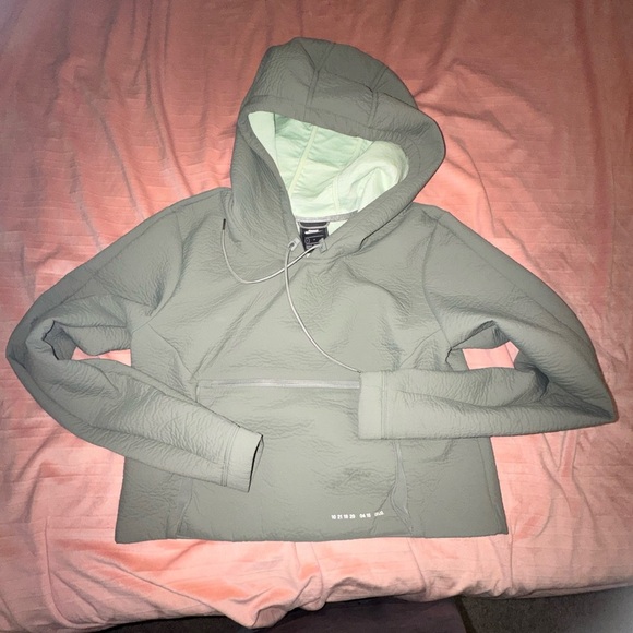 Nike Tops - Nike Therma-FIT ADV Repel Convertible Hoodie (Crop)